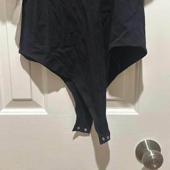 NEW w/tags Black cold shoulder XL body suit with ruffle sleeve - Picture 4 of 7